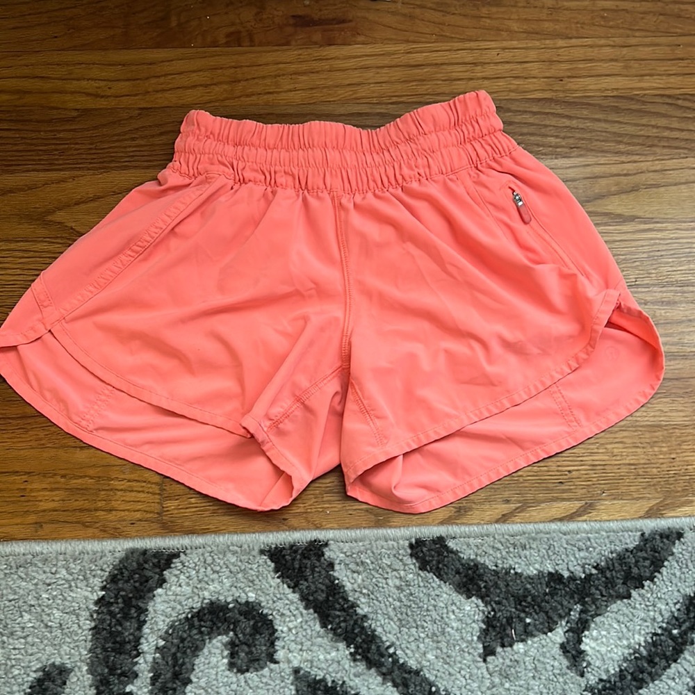 LULULEMON Tracker Shorts 4”